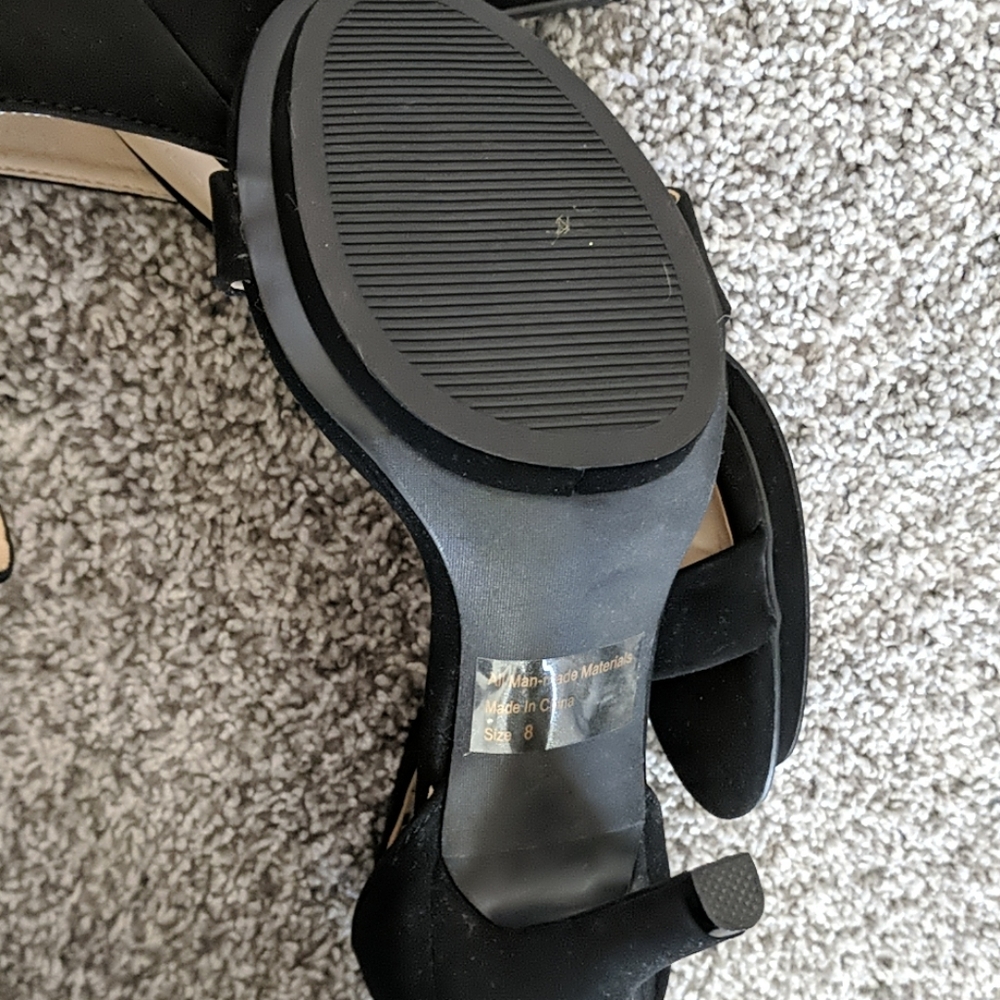 Heels - Picture 5 of 5